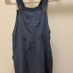 WOMENS NAVY BLUE OVERALLS. NEW WITH TAG